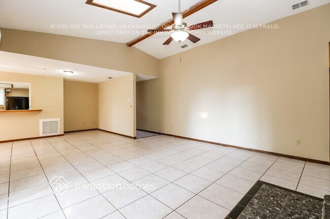 10992 124th Ave N in Largo, FL - Foto de edificio - Building Photo