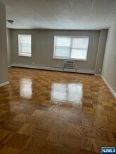 211 Johnson Ave in Hackensack, NJ - Building Photo - Building Photo