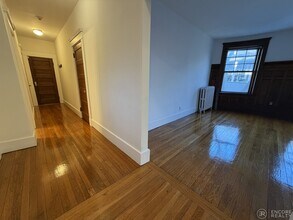 9 Braemore Rd, Unit 12 in Boston, MA - Building Photo - Building Photo
