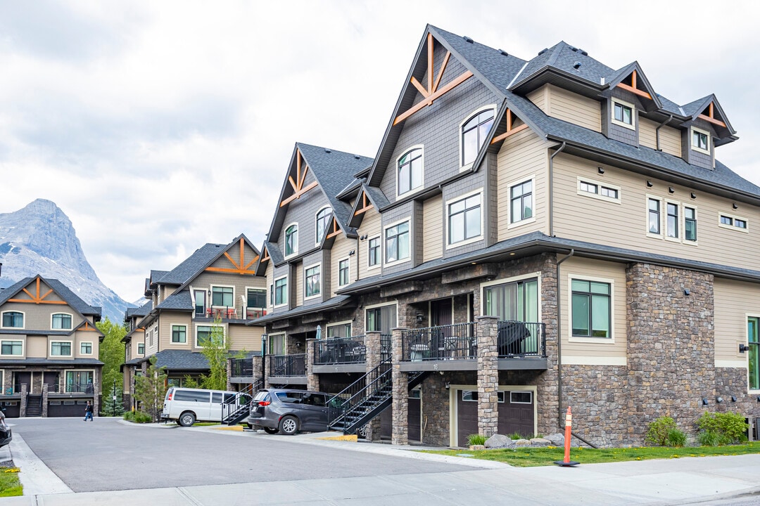 Mercer Clubhouse Canmore in Canmore, AB - Building Photo