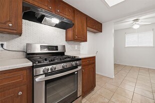 9302 Eblen Dr in Houston, TX - Building Photo