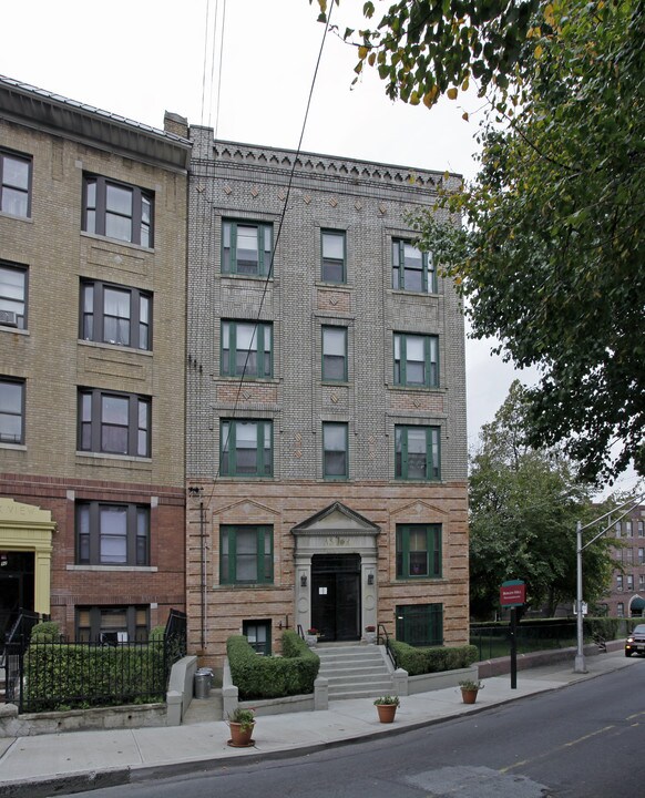 Astor in Jersey City, NJ - Foto de edificio
