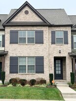 143 Grandstand Blvd in Gallatin, TN - Building Photo