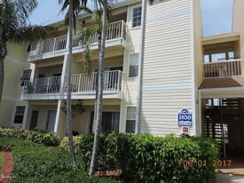 1850 Charlesmont Dr, Unit 113 in Indialantic, FL - Building Photo