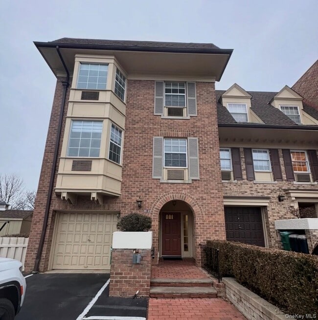 205-32 Brian Crescent in Queens, NY - Building Photo - Building Photo