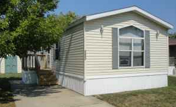 1 1st St in Laurinburg, NC - Building Photo