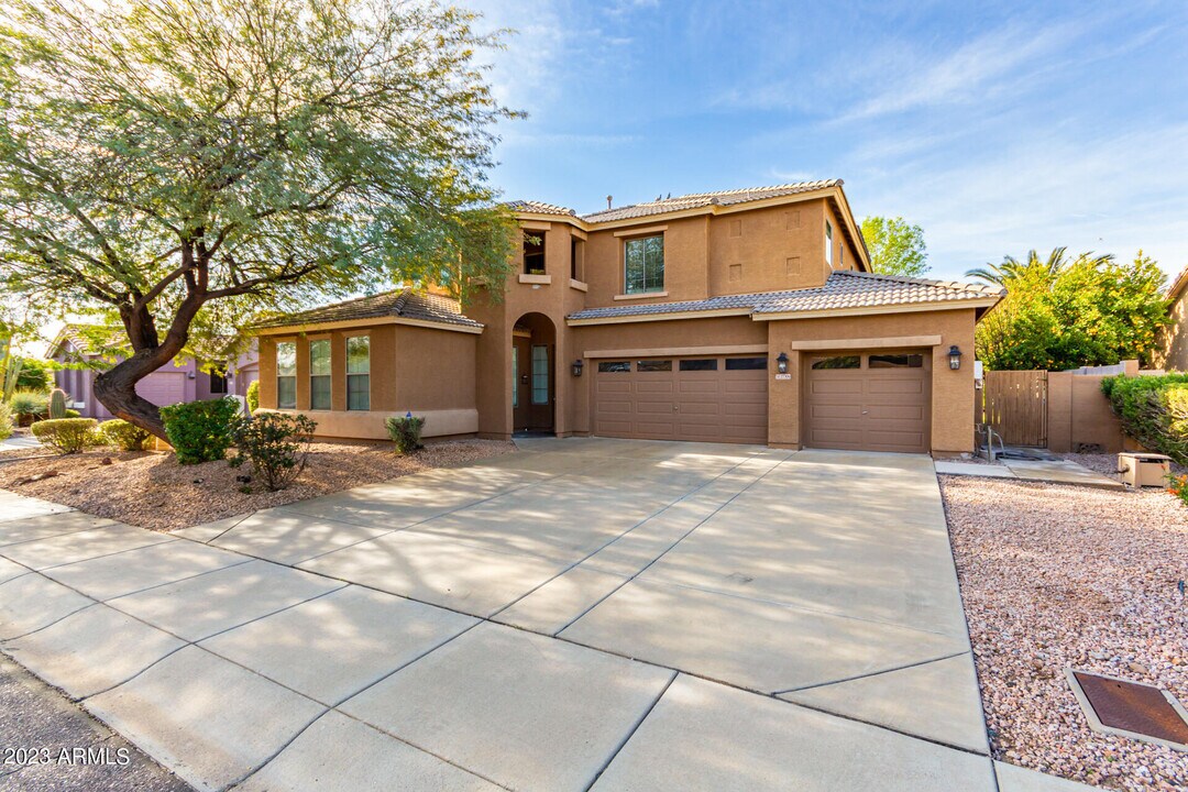 27306 37th Ave in Phoenix, AZ - Building Photo