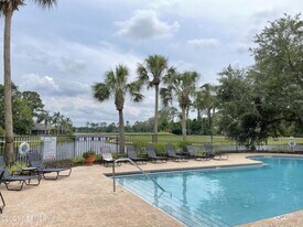 13703 Richmond Park Dr N, Unit 1507 in Jacksonville, FL - Building Photo