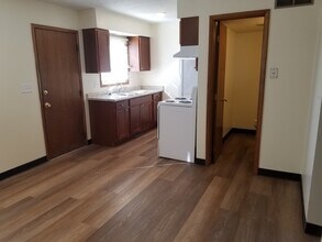 2721 Ferndale Ave, Unit 4 in Ames, IA - Foto de edificio - Building Photo