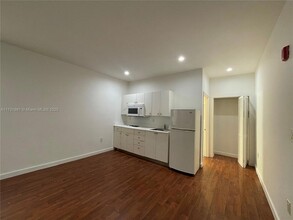 1345 Pennsylvania Ave, Unit 3 in Miami Beach, FL - Building Photo - Building Photo