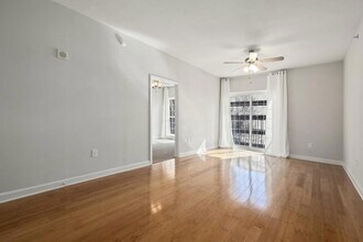 195 14th St NE, Unit P404 in Atlanta, GA - Foto de edificio - Building Photo