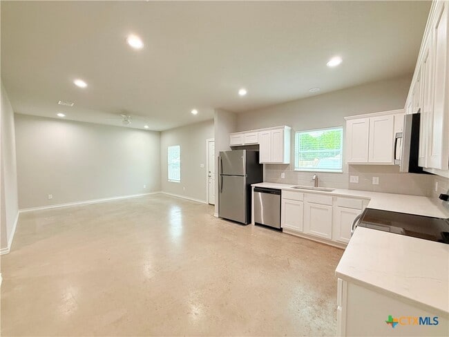 property at 611 E Martindale St