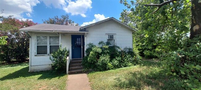 property at 201 W Anderson Ave