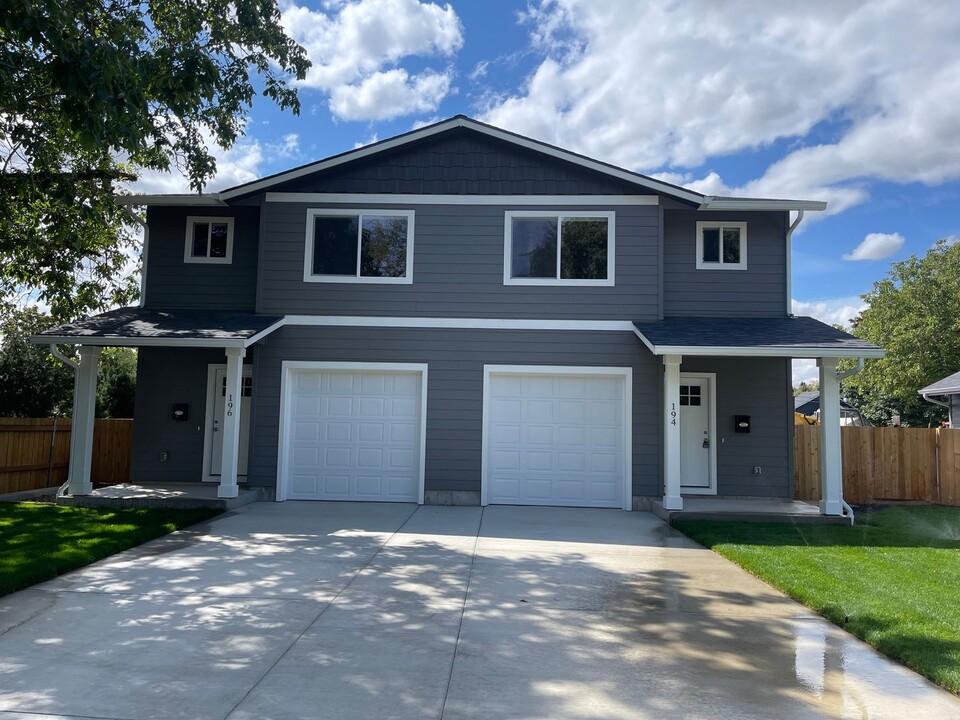 194 Hiatt St-Unit -#194 in Lebanon, OR - Building Photo