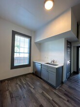 802 Montana St in San Antonio, TX - Foto de edificio - Building Photo