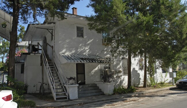 1508 NW 1st Ln in Gainesville, FL - Foto de edificio - Building Photo