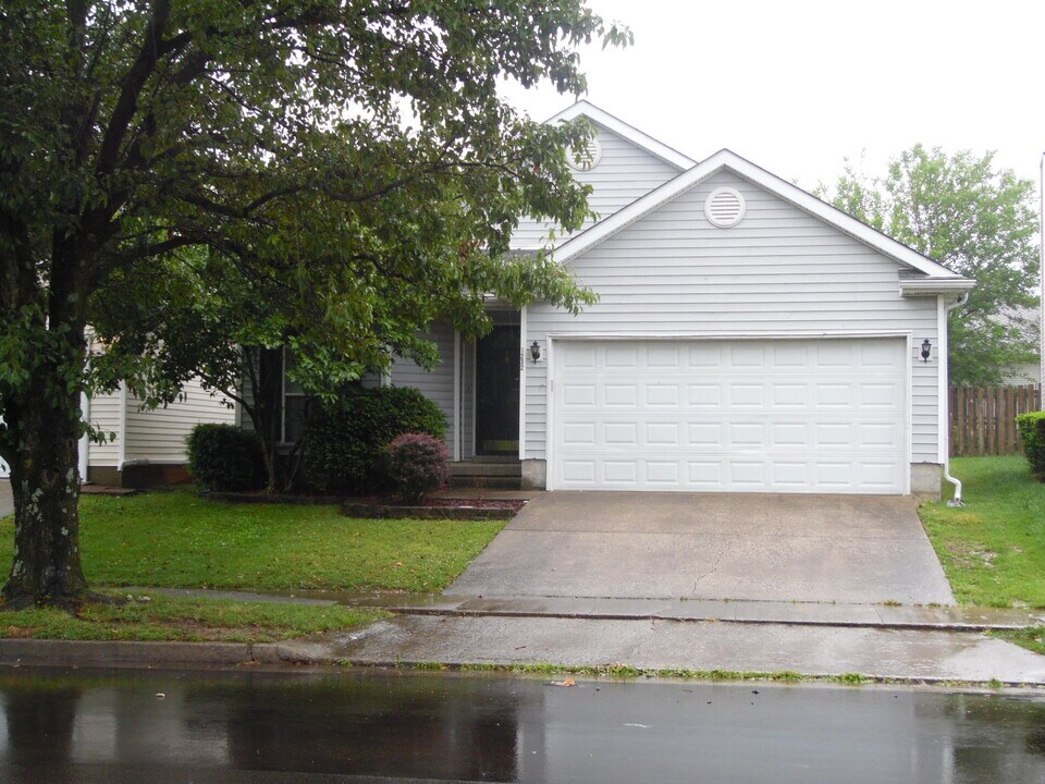 1232 Pleasant Ridge Dr in Lexington, KY - Building Photo