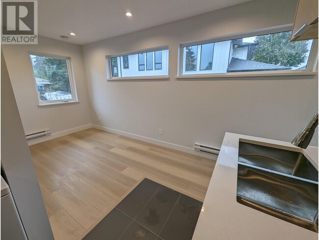 3183 Newberry St in Port Coquitlam, BC - Building Photo - Building Photo