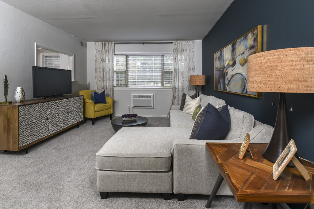 Wellington Woods Apartments in Morrisville, PA