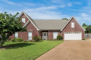 13096 Claybourne Cove in Olive Branch, MS - Building Photo