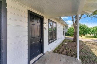 122 Ramsey Ave in Cleburne, TX - Building Photo - Building Photo