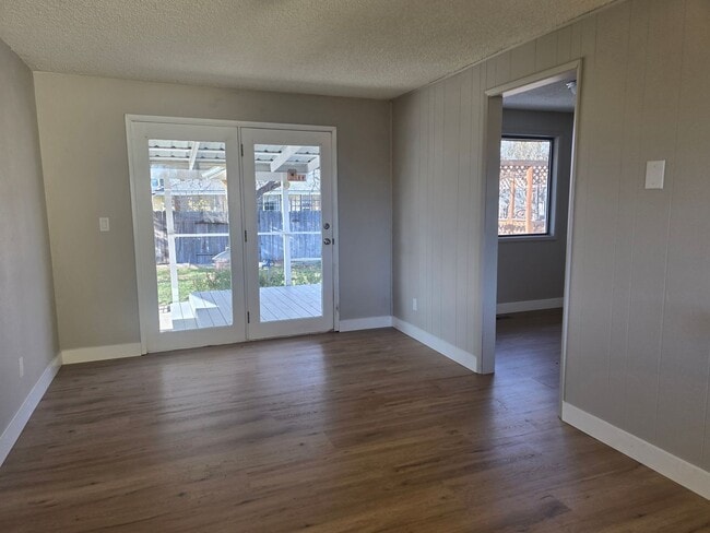 5382 Gatewood Dr in Klamath Falls, OR - Building Photo - Building Photo