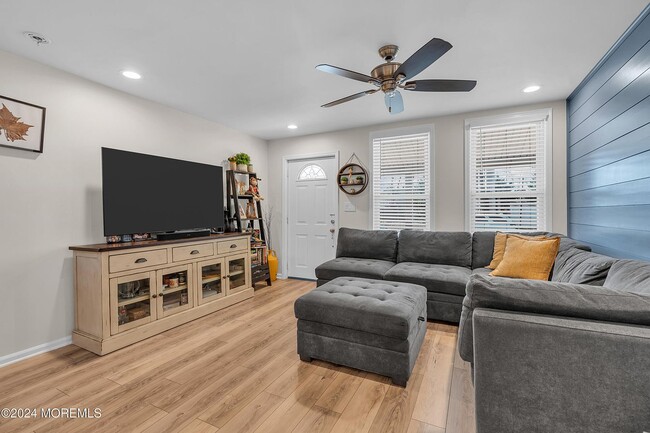 28 Morford Pl, Unit 28 Morford Place in Red Bank, NJ - Building Photo - Building Photo