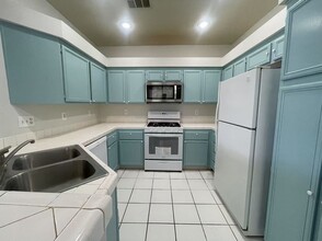 5155 Tropicana Ave in Las Vegas, NV - Building Photo - Building Photo