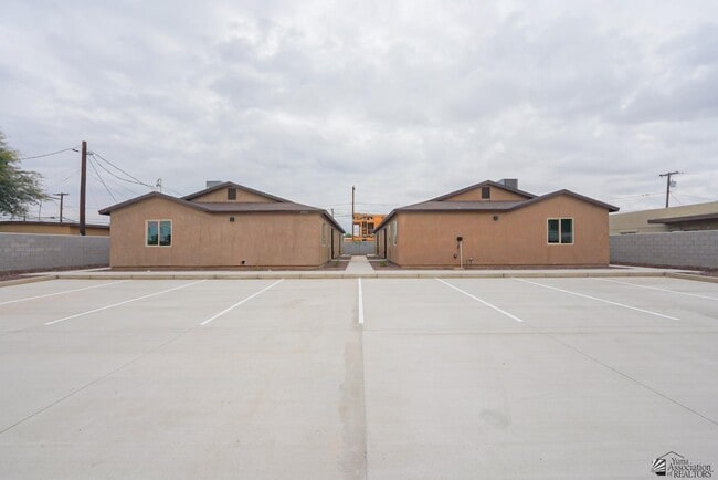 property at 1921 S Walnut Ave