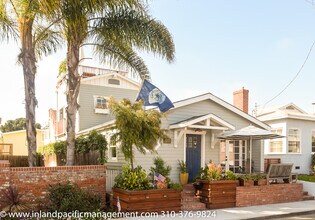 429 Longfellow Ave in Hermosa Beach, CA - Building Photo - Building Photo