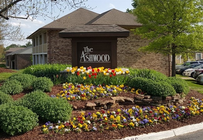 Ashwood Apartments in Columbia, MO - Building Photo - Building Photo