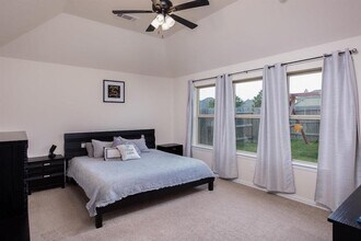 12432 Berberry Dr in Texas City, TX - Foto de edificio - Building Photo