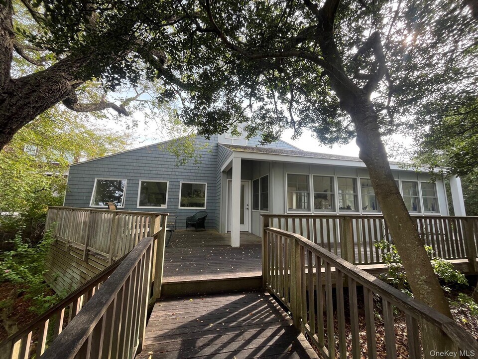 55 Ocean Rd in Ocean Beach, NY - Building Photo