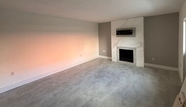 3161 Meridian Way S in Palm Beach Gardens, FL - Foto de edificio - Building Photo