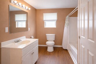 305 W Norment Ave in Gastonia, NC - Building Photo - Building Photo