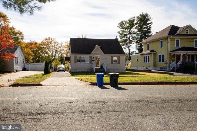 316 University Blvd in Glassboro, NJ - Foto de edificio - Building Photo