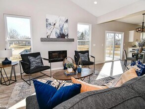 2501 N Terrace Dr in Webster City, IA - Building Photo - Building Photo