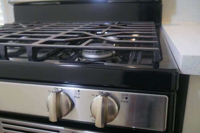 property at 1316 N Hollywood Way