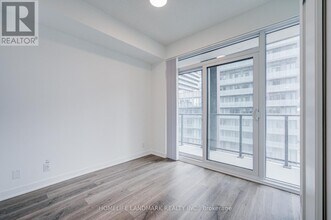 180 Front St E in Toronto, ON - Building Photo - Building Photo