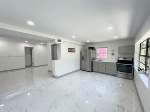 11730 NW 22nd Ct in Miami, FL - Building Photo - Building Photo