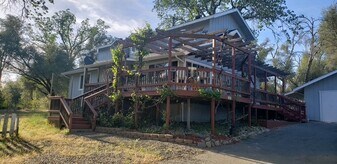 48790 Quail Dr in Oakhurst, CA - Building Photo