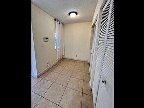 8266 NW 24th St in Coral Springs, FL - Building Photo - Building Photo