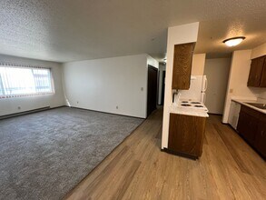 2001 23rd St S in Fargo, ND - Building Photo - Building Photo