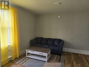 5126-5126 Victoria Ave in Niagara Falls, ON - Building Photo - Building Photo