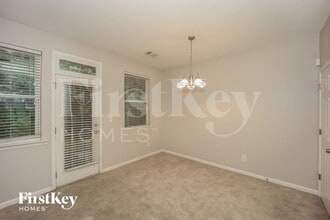 3383 Estes Dr in Atlanta, GA - Foto de edificio - Building Photo