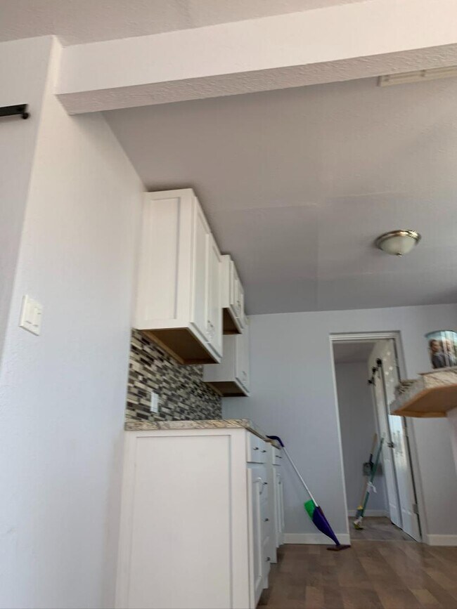 property at 1507 E 16th St