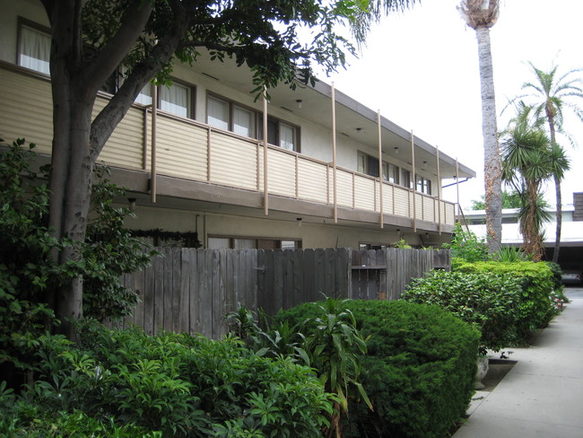 Parkdale Apartments in Downey, CA - Building Photo - Building Photo