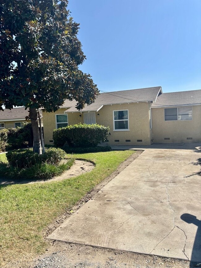 5465 W Phillips St in Ontario, CA - Building Photo - Building Photo