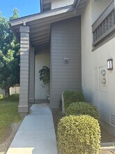 10304 Caminito Surabaya in San Diego, CA - Foto de edificio - Building Photo