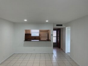 719 Lori Dr in Palm Springs, FL - Building Photo - Building Photo